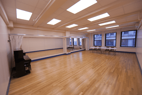 studio 315, view of windows and piano